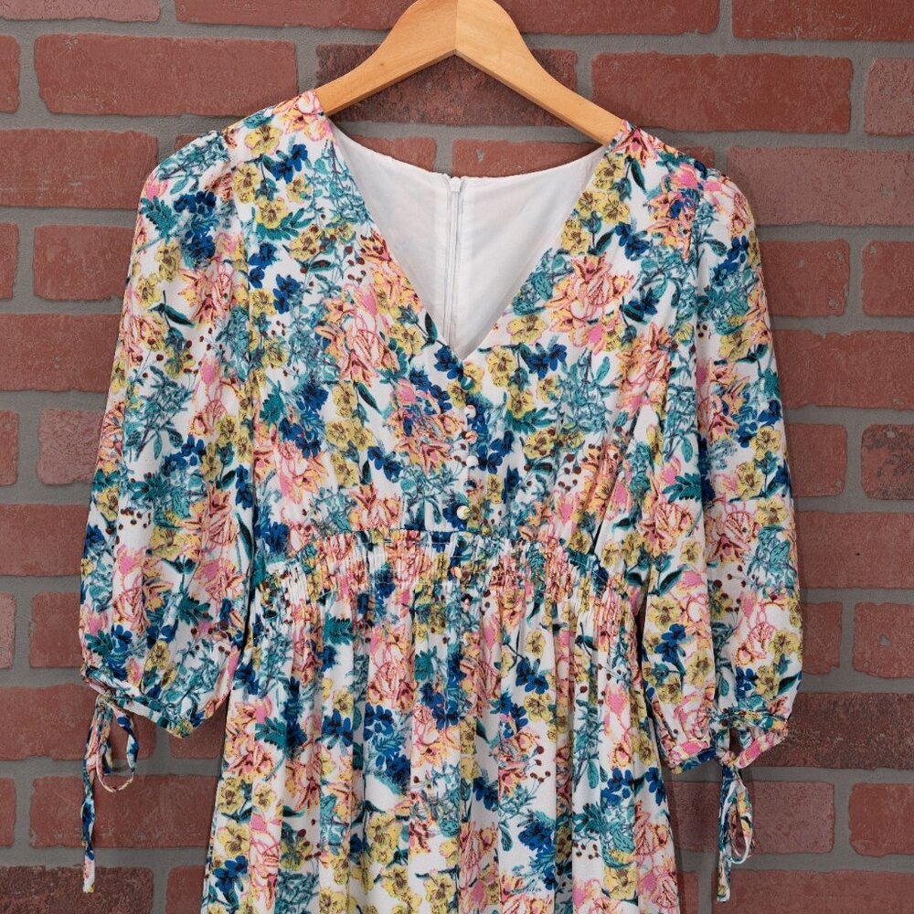 NWOT - Floral V-Neck 3/4 Sleeve Dress - Small - Picture 10 of 15